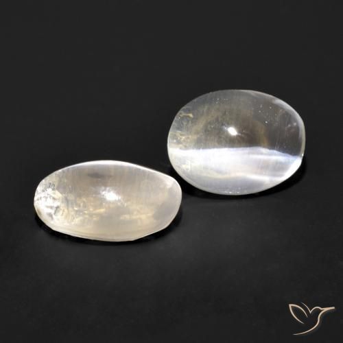 Shop natural 1.82ct Gris très clair Sillimanite œil de chat gems, ovale, from Madagascar at GemSelect. In stock, global shipping!