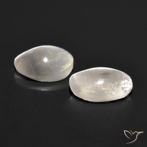 Shop natural 1.82ct Gris très clair Sillimanite œil de chat gems, ovale, from Madagascar at GemSelect. In stock, global shipping!