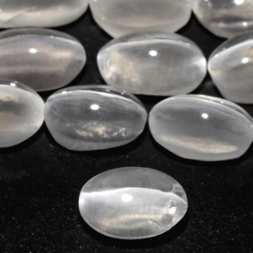 Achetez naturel 1.78ct Gris très clair Sillimanite œil de chat gems, Coupe ovale, En provenance Madagascar chez GemSelect. En stock, livraison internationale!
