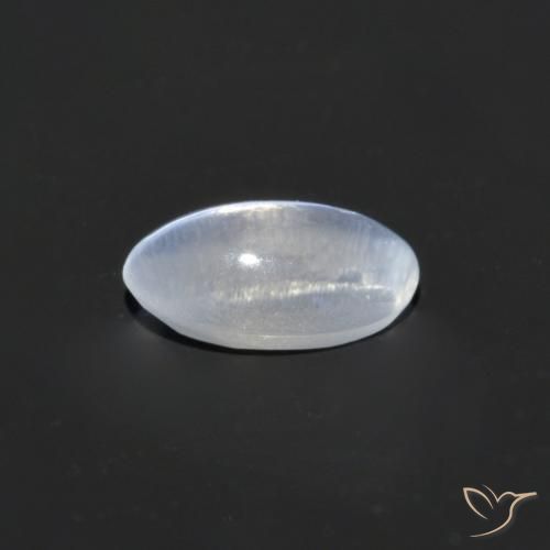 Sillimanite œil de chat Blanc clair naturelle ovale, 0.70 ct, Transparent