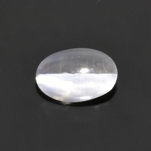Sillimanite cat's eye gris naturelle coupe ovale, 0,75 ct, transparent