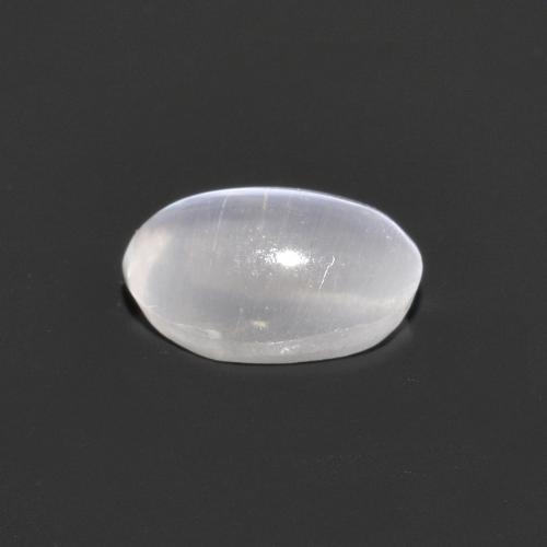 Sillimanite cat's eye gris naturelle coupe ovale, 0,75 ct, transparent