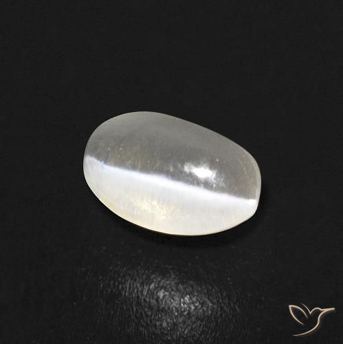 Sillimanite œil de chat Blanc chaud naturelle ovale, 0.84 ct, Transparent