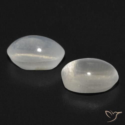 Shop natural 1.40ct Blanc Sillimanite œil de chat gems, ovale, from Madagascar at GemSelect. In stock, global shipping!