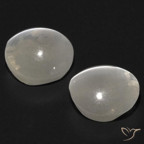 Shop natural 2.68ct Blanc chaud Sillimanite œil de chat gems, ovale, from Madagascar at GemSelect. In stock, global shipping!