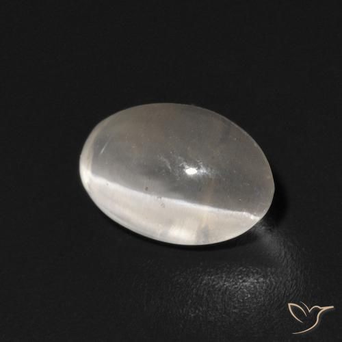 Sillimanite œil de chat Blanc chaud naturelle ovale, 0.94 ct, Transparent