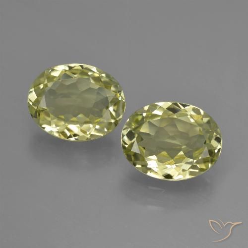 4.02ctw Naturel Jaune moyen Sillimanite, ovale, VVS