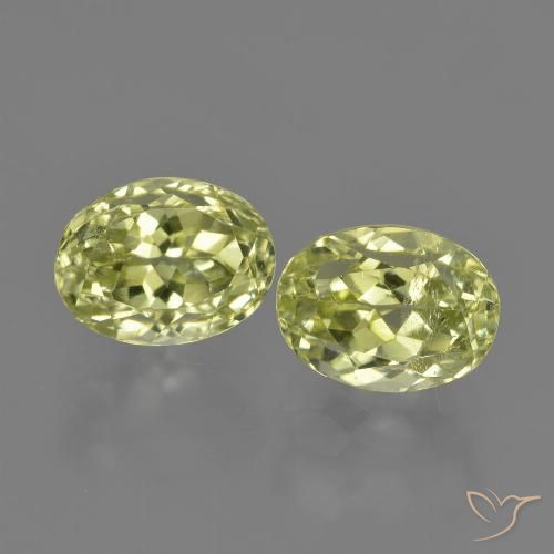 3.94ctw Naturel Jaune moyen Sillimanite, ovale, VS