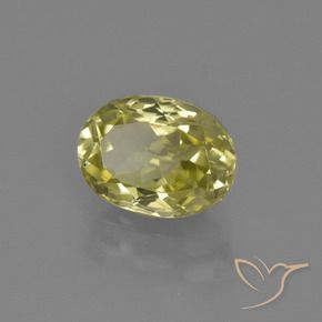 Sillimanite Jaune doré léger naturelle ovale, 2.30 ct, VVS-VS