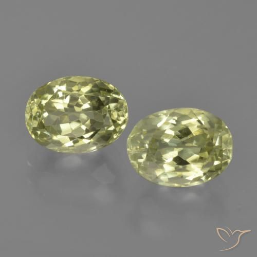3.27ctw Naturel Jaune verdâtre Sillimanite, ovale, VVS-VS