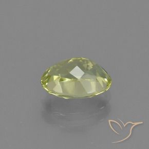 Sillimanite Vert jaunâtre naturelle ovale, 1.55 ct, VVS