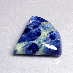 Sodalite bleue naturelle forme fantaisie, 10,30 ct, opaque