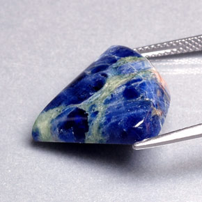 Sodalite bleue naturelle forme fantaisie, 10,30 ct, opaque