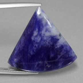 Sodalite Violet Bleu naturelle Forme fantaisie, 18.39 ct, Opaque