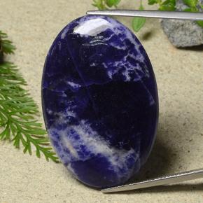 Sodalite violet bleu naturelle coupe ovale, 33,21 ct, opaque