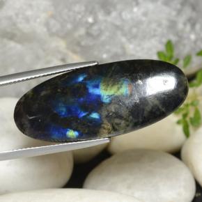 Spectrolite multicolore naturelle coupe ovale, 15,38 ct, opaque