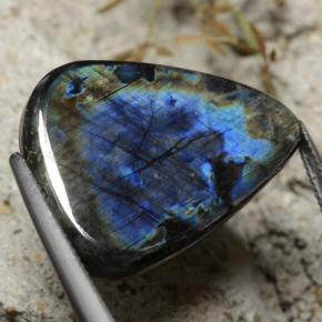 Spectrolite multicolore naturelle en forme de poire, 17,21 ct, opaque