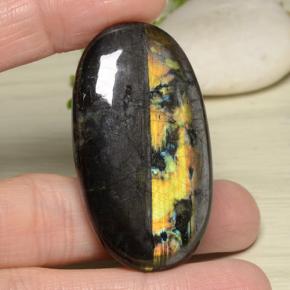 Spectrolite multicolore naturelle coupe ovale, 61,44 ct, opaque