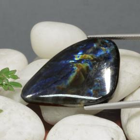 Spectrolite multicolore naturelle forme fantaisie, 27,00 ct, opaque