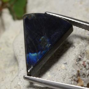 Spectrolite multicolore naturelle trillion, 7,77 ct, opaque