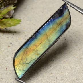 Spectrolite multicolore naturelle forme fantaisie, 5,02 ct, opaque