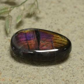 Spectrolite multicolore naturelle coupe ovale, 3,17 ct, opaque