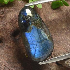 Spectrolite Multicolore naturelle En forme de poire, 4.56 ct, Opaque