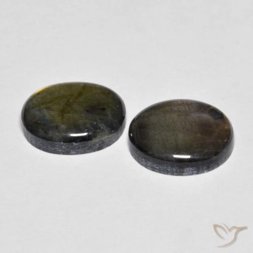 Shop natural 4.35ct Multicolore Spectrolite gems, ovale, from Finlande at GemSelect. In stock, global shipping!