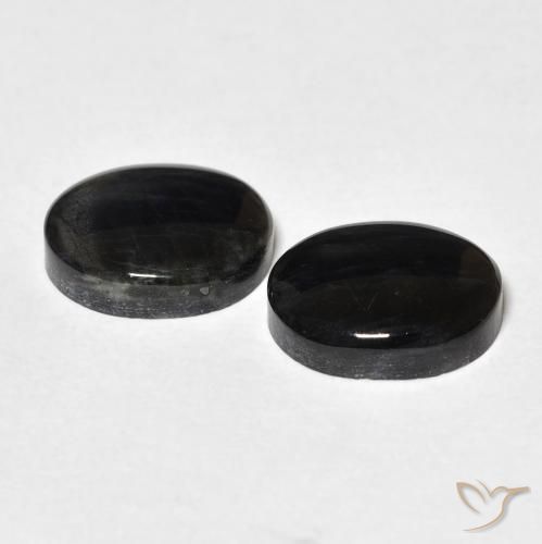 Shop natural 4.50ct Multicolore Spectrolite gems, ovale, from Finlande at GemSelect. In stock, global shipping!