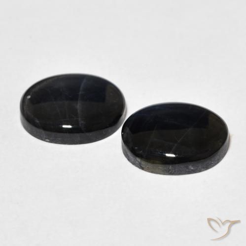 Shop natural 4.05ct Multicolore Spectrolite gems, ovale, from Finlande at GemSelect. In stock, global shipping!