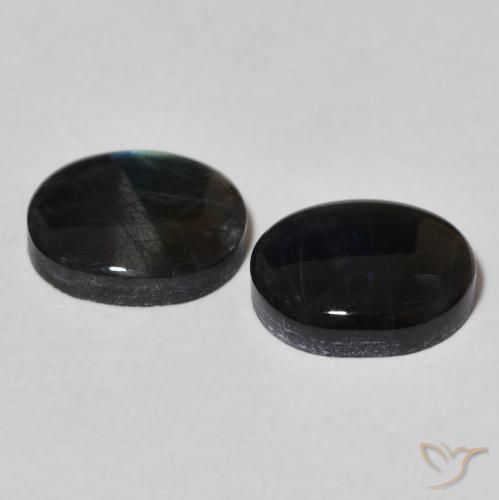 Shop natural 4.39ct Multicolore Spectrolite gems, ovale, from Finlande at GemSelect. In stock, global shipping!