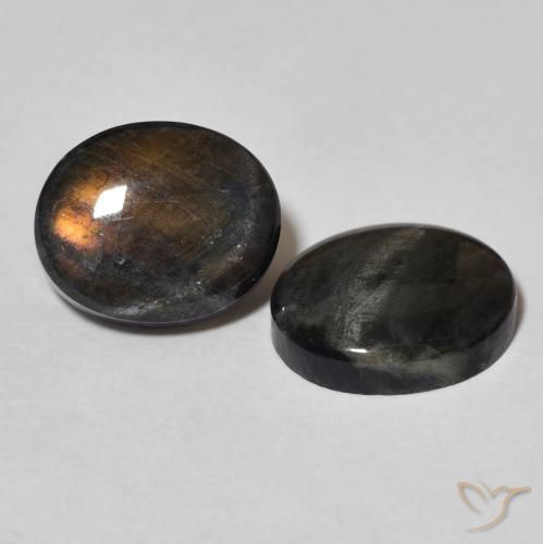 Shop natural 4.38ct Multicolore Spectrolite gems, ovale, from Finlande at GemSelect. In stock, global shipping!
