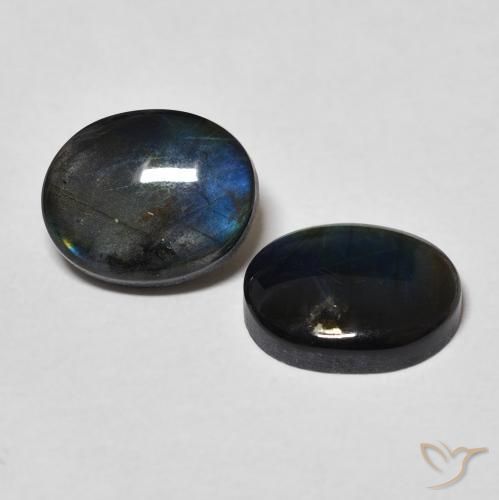 Shop natural 4.41ct Multicolore Spectrolite gems, ovale, from Finlande at GemSelect. In stock, global shipping!