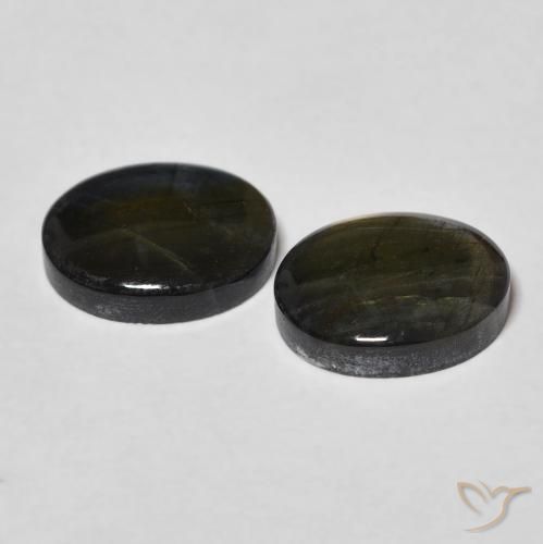 Shop natural 4.37ct Multicolore Spectrolite gems, ovale, from Finlande at GemSelect. In stock, global shipping!