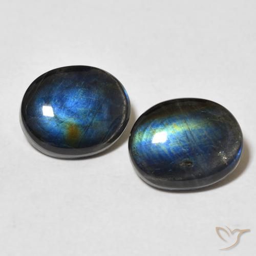 Shop natural 4.28ct Multicolore Spectrolite gems, ovale, from Finlande at GemSelect. In stock, global shipping!