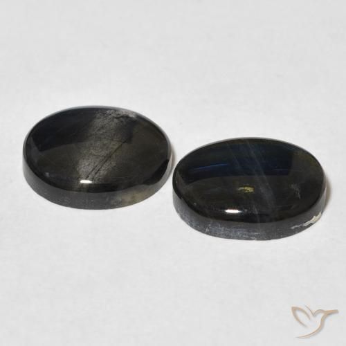 Shop natural 4.28ct Multicolore Spectrolite gems, ovale, from Finlande at GemSelect. In stock, global shipping!