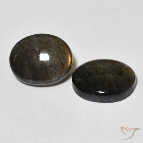 Shop natural 4.28ct Multicolore Spectrolite gems, ovale, from Finlande at GemSelect. In stock, global shipping!