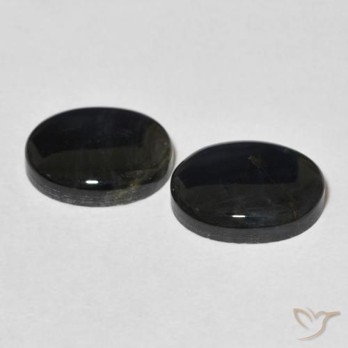 Shop natural 3.88ct Multicolore Spectrolite gems, ovale, from Finlande at GemSelect. In stock, global shipping!