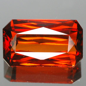 Grenat Spessartite Orange rougeâtre naturelle Taille émeraude, 2.28 ct, VVS-VS