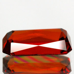 Grenat Spessartite Orange rougeâtre naturelle Taille émeraude, 2.28 ct, VVS-VS