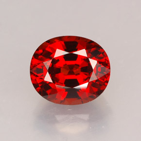 Grenat spessartite orange naturelle coupe ovale, 2,36 ct, VVS-VS