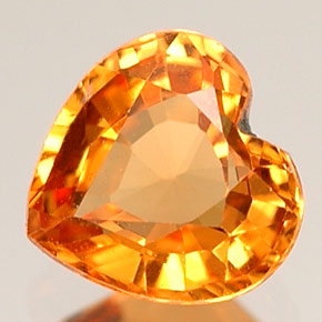 Grenat spessartite orange naturelle forme de coeur, 0,68 ct, VVS