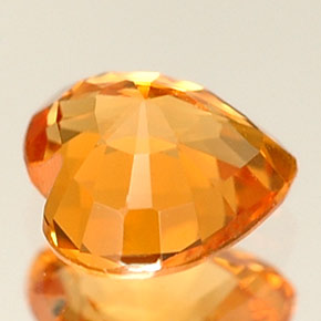 Grenat spessartite orange naturelle forme de coeur, 0,68 ct, VVS