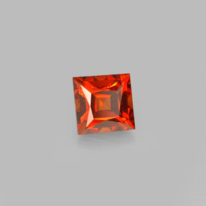 Grenat spessartite orange naturelle carré, 0,53 ct, VVS
