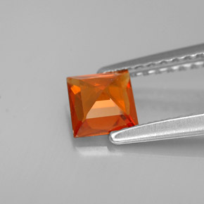 Grenat spessartite orange naturelle carré, 0,65 ct, VS-SI