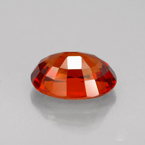 Grenat spessartite orange naturelle coupe ovale, 1,70 ct, VS