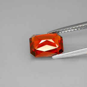 Grenat spessartite rouge naturelle taille émeraude, 2,42 ct, VVS-VS