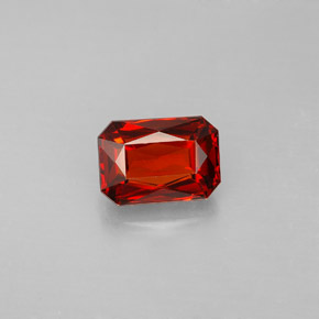 Grenat Spessartite Rouge-orange naturelle Taille émeraude, 2.04 ct, VVS-VS