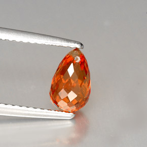 Grenat spessartite orange naturelle briolette, 1,70 ct, VS