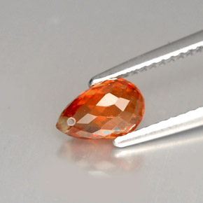 Grenat spessartite orange naturelle briolette, 1,70 ct, VS
